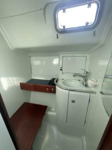 interior, Beneteau 400 Oceanis, sailboat for sale