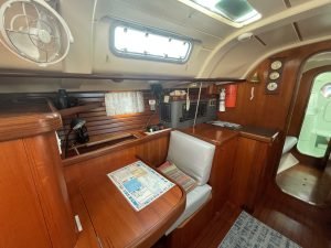 navigation station, Beneteau 400 Oceanis, sailboat for sale