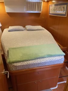 bed, Lagoon 420, catamaran for sale