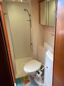 bath, Lagoon 420, catamaran for sale