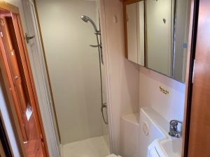 bath, Lagoon 420, catamaran for sale