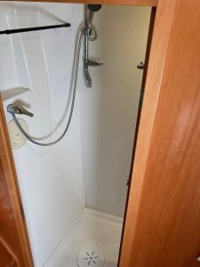 bath, Lagoon 420, catamaran for sale