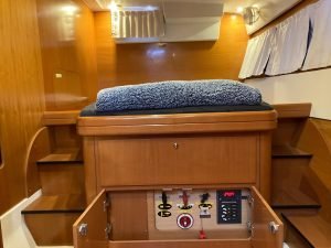 bed, Lagoon 420, catamaran for sale