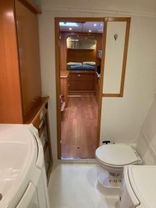 bath, Lagoon 420, catamaran for sale