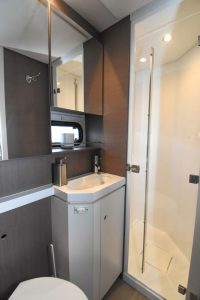 bath, Bali 5.4, catamaran for sale