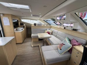 salon, Seawind 1600, catamaran for sale
