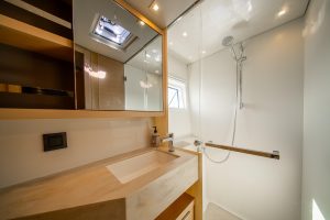 bath, Lagoon 46, catamaran for sale