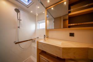 bath, Lagoon 46, catamaran for sale