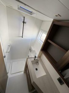 bath, Lagoon 46, catamaran for sale