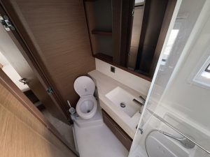 bath, Lagoon 46, catamaran for sale