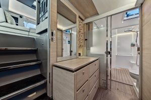bath, Leopard 50, catamaran for sale