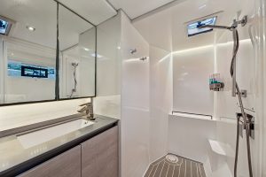 bath, Leopard 50, catamaran for sale