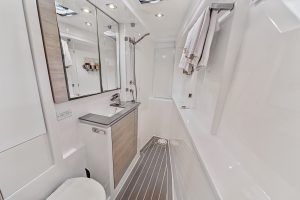 bath, Leopard 50, catamaran for sale