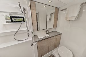 bath, Leopard 50, catamaran for sale