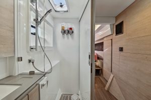 bath, Leopard 50, catamaran for sale