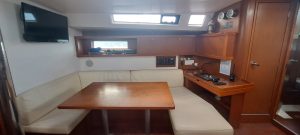 salon, Beneteau 45 Oceanis, sailboat for sale