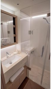bath, Lagoon Sixty 7, power catamaran for sale