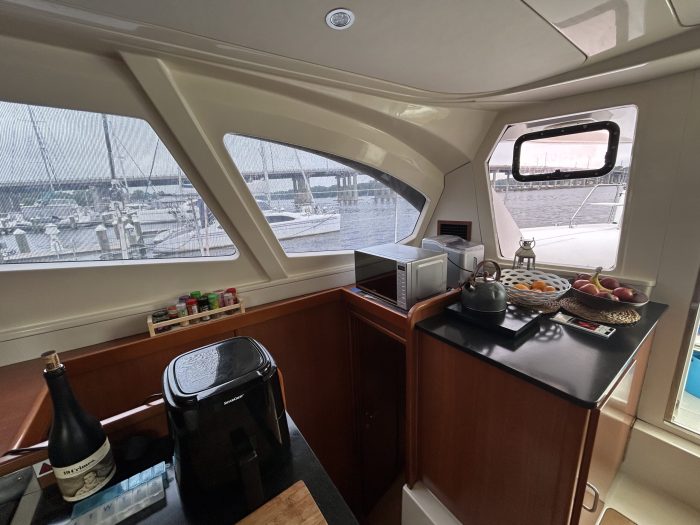 salon, Leopard 44, catamaran for sale
