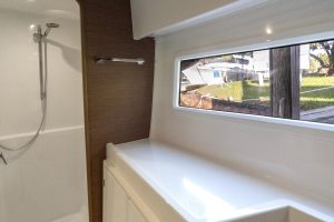 bath, Lagoon 42, catamaran for sale