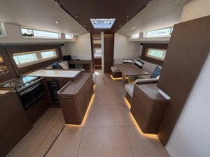 salon, Beneteau 54 Oceanis, sailboat for sale