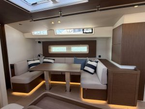 salon, Beneteau 54 Oceanis, sailboat for sale
