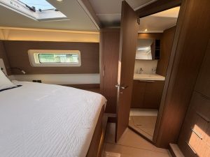 bed, Beneteau 54 Oceanis, sailboat for sale