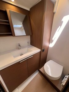 bath, Beneteau 54 Oceanis, sailboat for sale