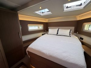 bed, Beneteau 54 Oceanis, sailboat for sale