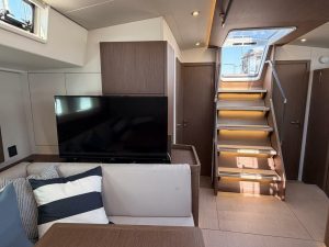salon, Beneteau 54 Oceanis, sailboat for sale