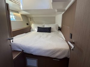 bed, Beneteau 54 Oceanis, sailboat for sale