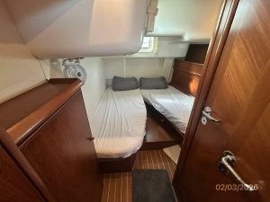 bed, Jeanneau 54DS, sailboat for sale