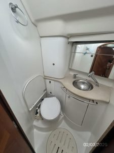bath, Jeanneau 54DS, sailboat for sale