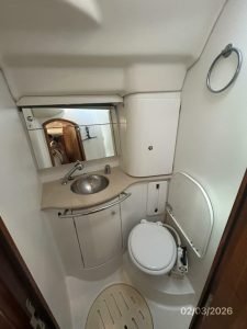 bath, Jeanneau 54DS, sailboat for sale