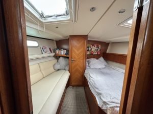 bed, Jeanneau 54DS, sailboat for sale