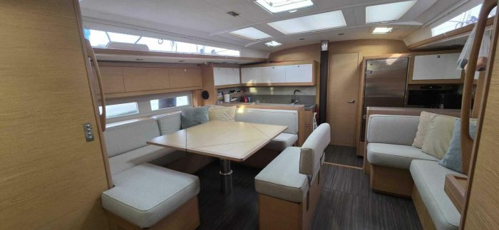 salon, Dufour 530, sailboat for sale