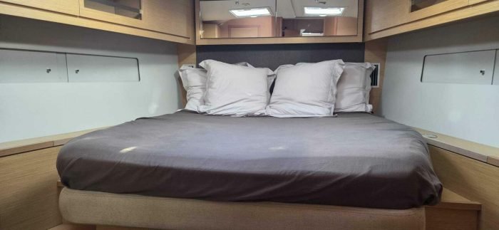 bed, Dufour 530, sailboat for sale