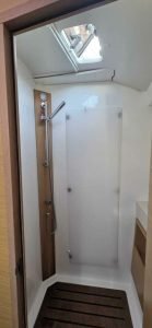 bath, Dufour 530, sailboat for sale