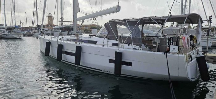 exterior, Dufour 530, sailboat for sale