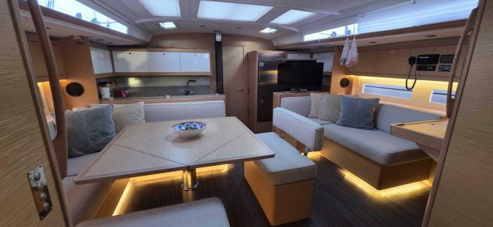 salon, Dufour 530, sailboat for sale