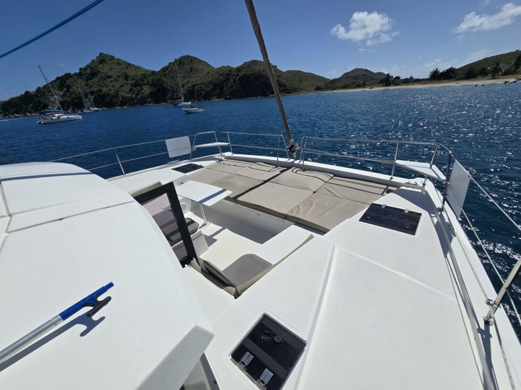 Guest cabin with island berth aboard the Bali 4.2 catamaran
