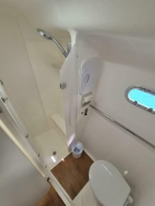 bath, Voyage 480, catamaran for sale