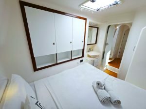 bed, Voyage 480, catamaran for sale
