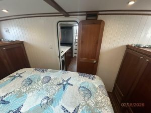 bed, Great Harbour N37, trawler for sale
