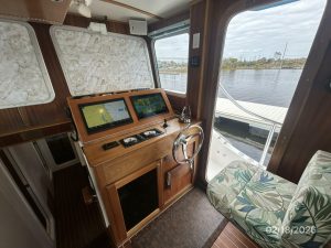 navigation station, Great Harbour N37, trawler for sale