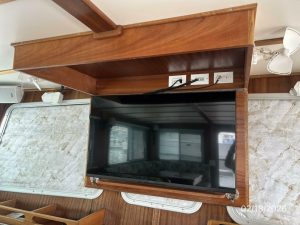 salon, Great Harbour N37, trawler for sale