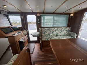 salon, Great Harbour N37, trawler for sale