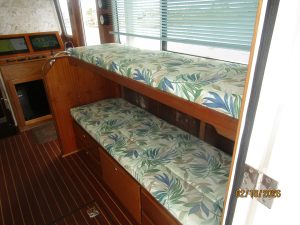 bed, Great Harbour N37, trawler for sale