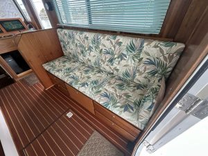 salon, Great Harbour N37, trawler for sale
