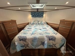 bed, Great Harbour N37, trawler for sale