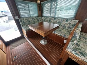 salon, Great Harbour N37, trawler for sale